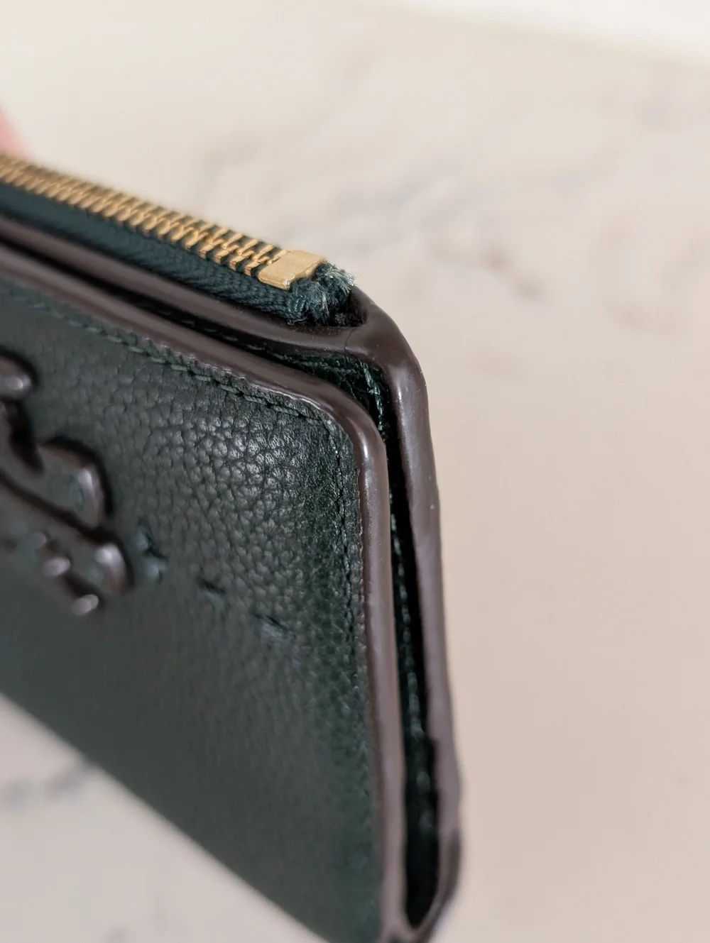 Tory Burch Pebbled Leather Card Zip Wallet - EUC - Green 4x3.75 Inches - Picture 6 of 16